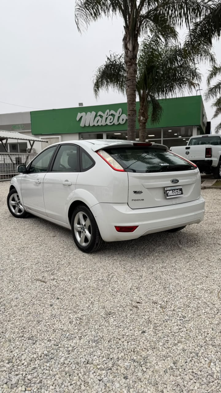FORD - FOCUS  TREND  1.6    CON GNC  - MANUAL  - 2011